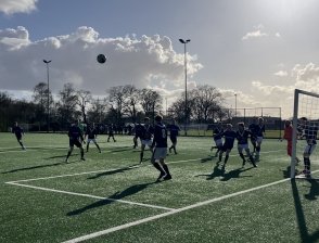 s.v. Rijssen komt te laat op gang en verliest in Enschede