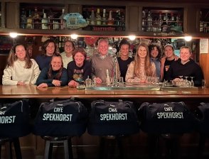 Café Spekhorst nieuwe tassen sponsor dames 25+