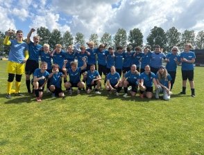 KAMPIOENEN, KAMPIOENEN! JO-15 van s.v. Rijssen kroont zich tot kampioen op eigen veld! ⚽